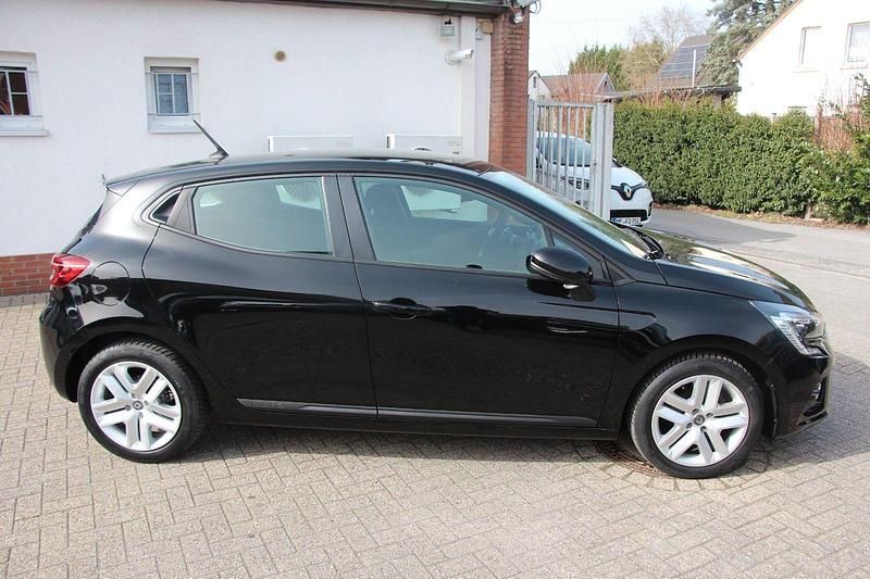 Gebraucht Renault Clio V Business 67 PS (49 kW) 2021 Schwarz Kleinwagen