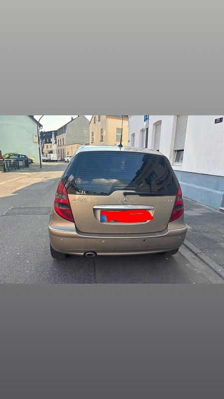 Gebraucht Mercedes A180 109 PS (80 kW) 2005 Gold Limousine