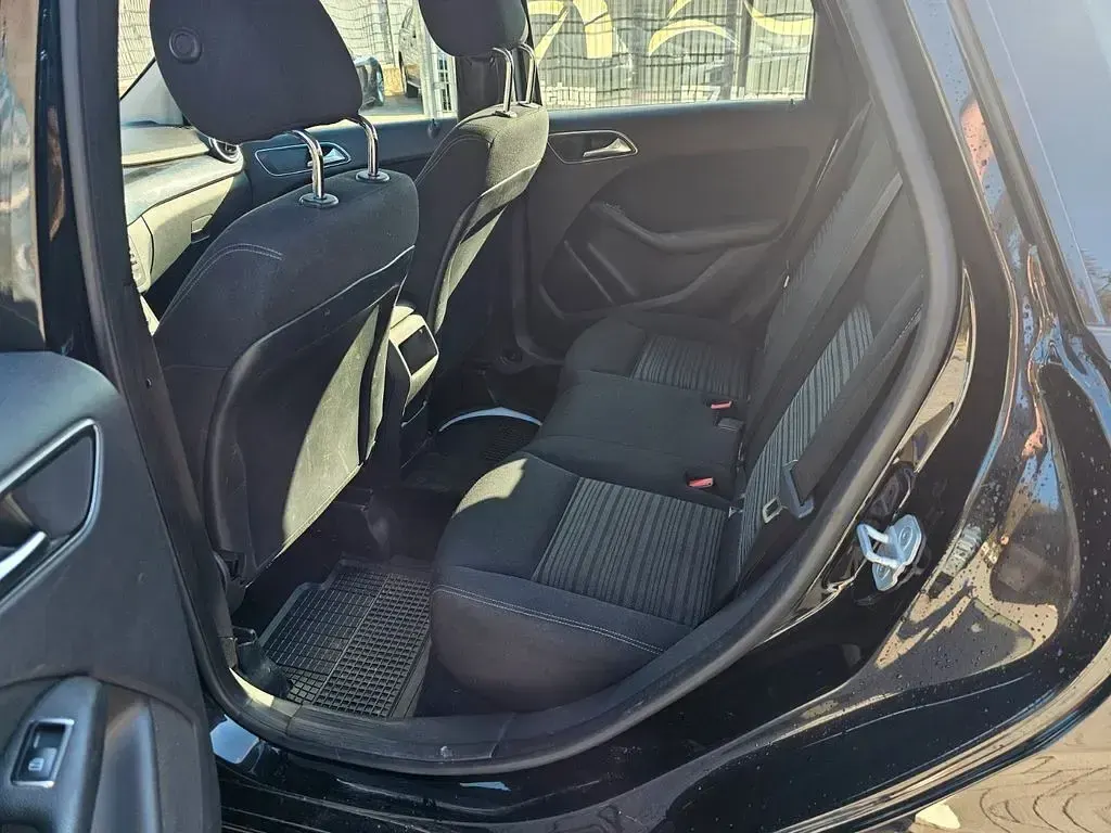 Gebraucht Mercedes B200 136 PS (100 kW) 2013 Schwarz Kleinwagen