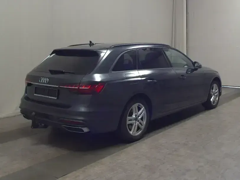 Gebraucht Audi A4 Ambiente 163 PS (119 kW) 2023 Grau Kombi