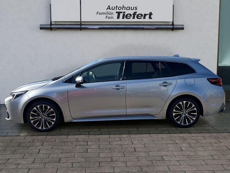 Gebraucht Toyota Corolla Team 140 PS (102 kW) 2024 Silber Kombi