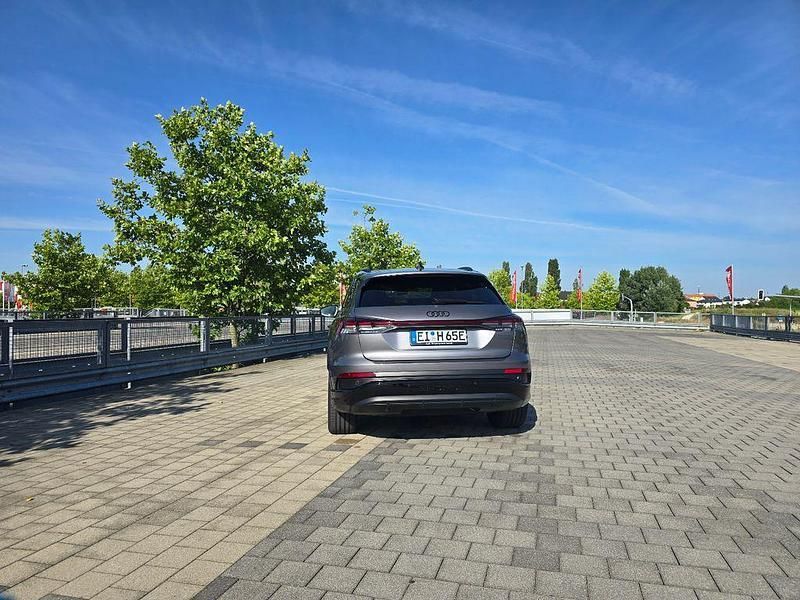 Gebraucht Audi Q4 e-tron Edition .1 150 kW (204 PS) 2023 Grau SUV