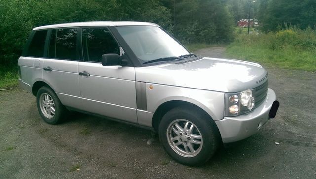 Silber metallic Gebraucht 2004 Land Rover Range Rover Vogue SUV | 7.000 € - Bild 1/4