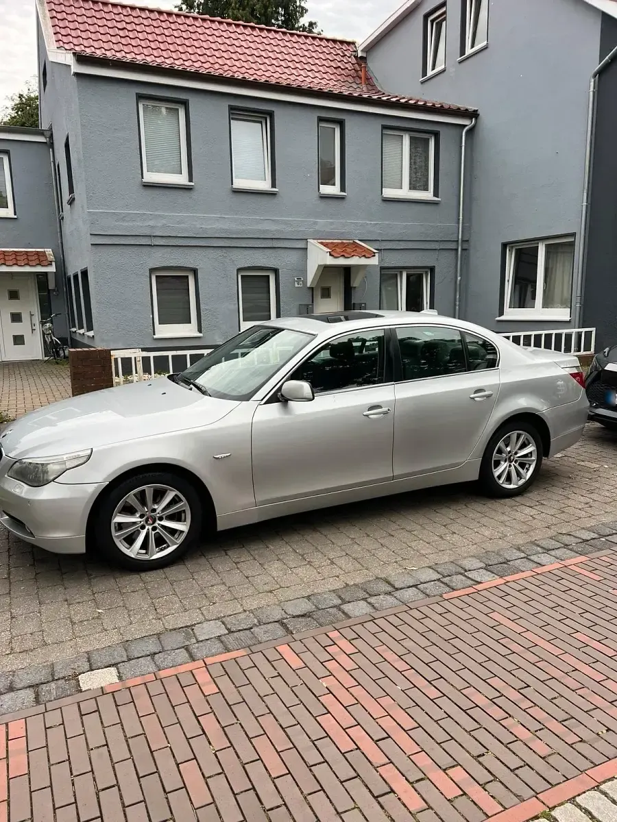 Gebraucht BMW 520 177 PS (130 kW) 2004 Silber Limousine