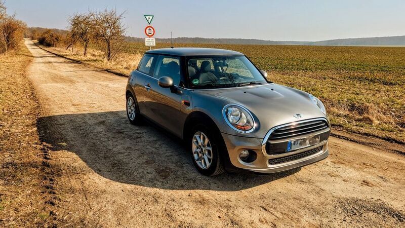 Silber Gebraucht 2017 Mini ONE Kleinwagen | 8.400 € (Guter Preis) - Bild 1/4