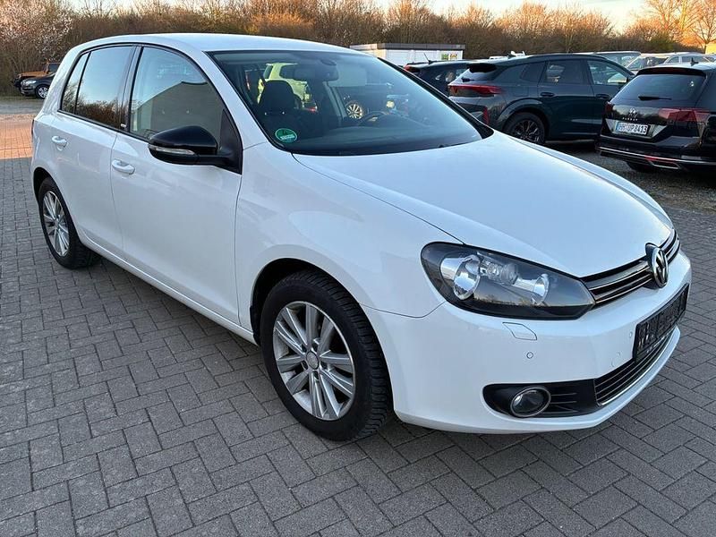 Gebraucht VW Golf VI Style 105 PS (77 kW) 2011 Weiß Kleinwagen