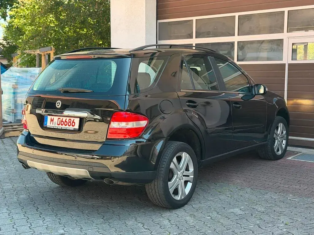 Gebraucht Mercedes ML320 224 PS (164 kW) 2007 Schwarz SUV