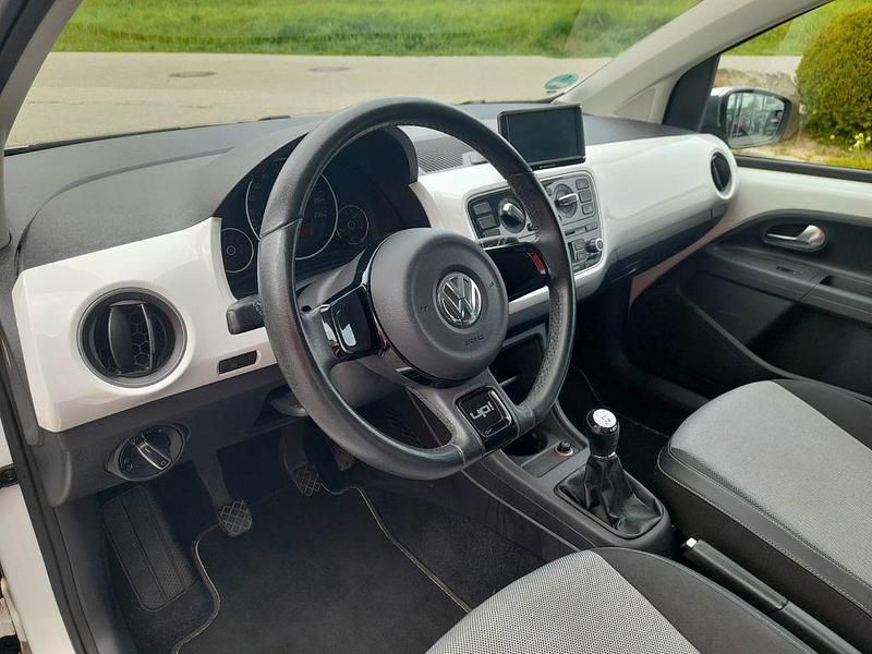 Second-hand VW up! 75 CP (55 kW) 2012 Hatchback