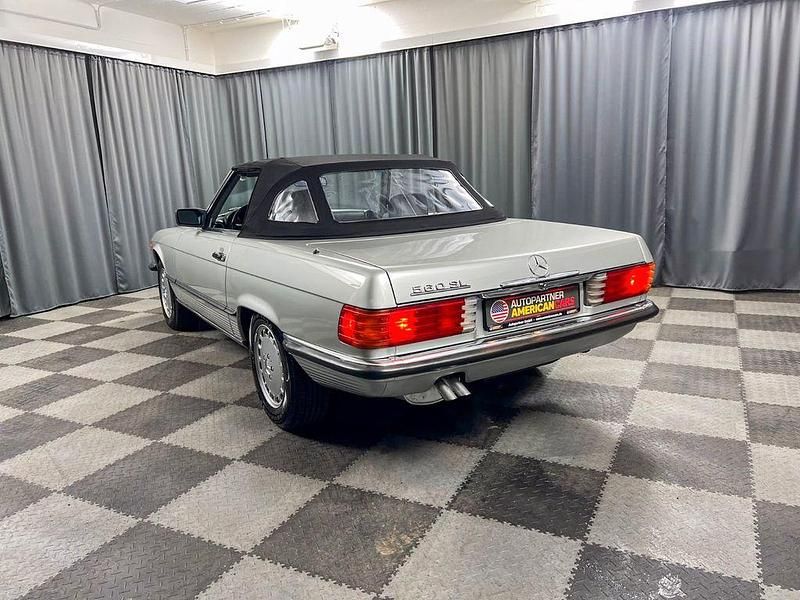 Gebraucht Mercedes 560 231 PS (169 kW) 1987 Silber Cabrio