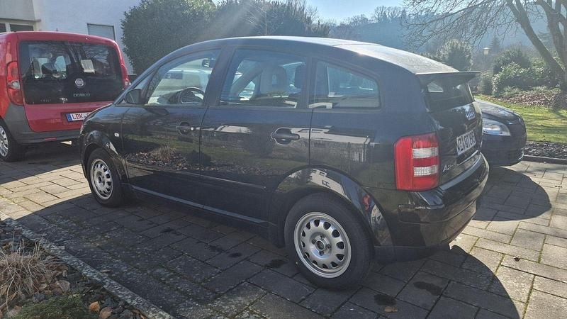 Second-hand Audi A2 61 CP (44 kW) 2002 Negru Hatchback