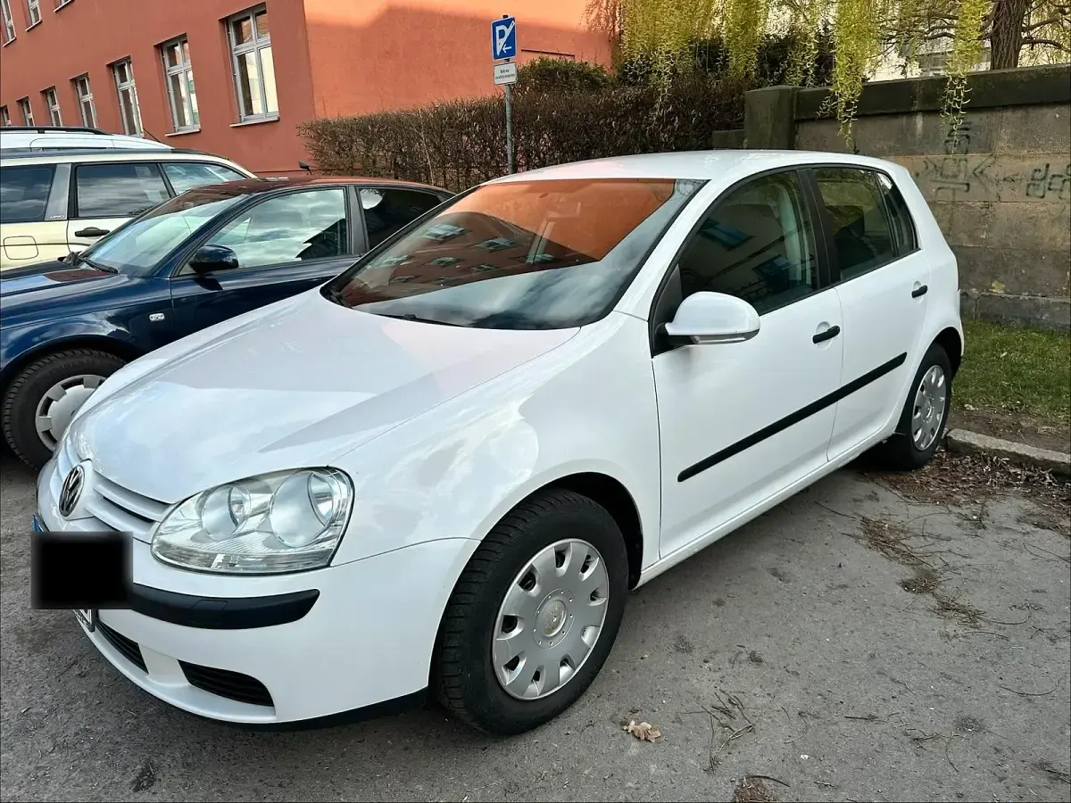 Second-hand VW Golf IV 75 CP (55 kW) 2004 Alb Hatchback