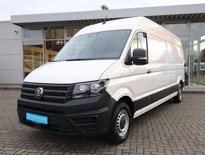 Candyweiß (white), solid Gebraucht 2024 VW Crafter Van | 37.400 € (Fairer Preis) - Bild 1/4