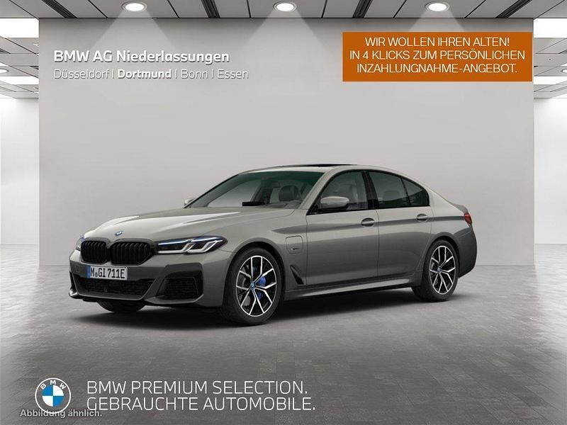 Grau Gebraucht 2022 BMW 545e M Sport Limousine | 47.999 € (Etwas zu teuer) - Bild 1/4
