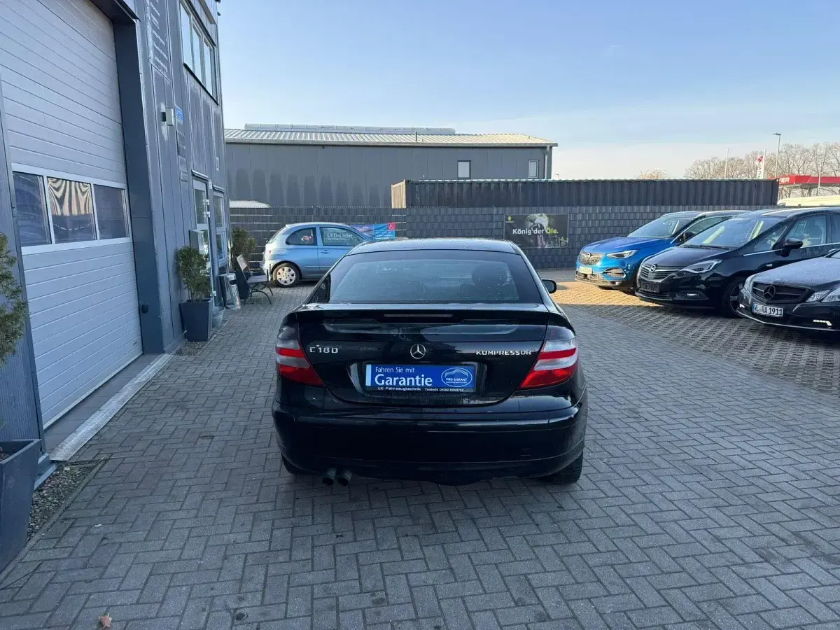 Gebraucht Mercedes C180 143 PS (105 kW) 2006 Schwarz Coupé