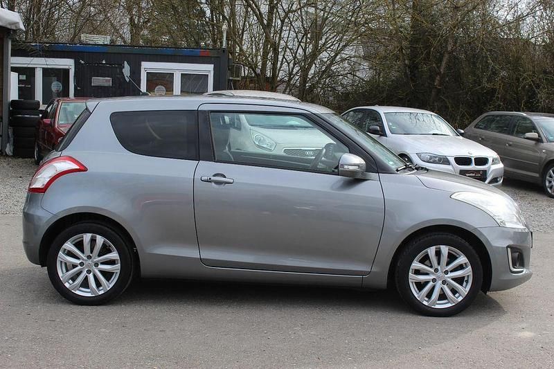 Gebraucht Suzuki Swift Comfort 94 PS (69 kW) 2014 Grau Kleinwagen