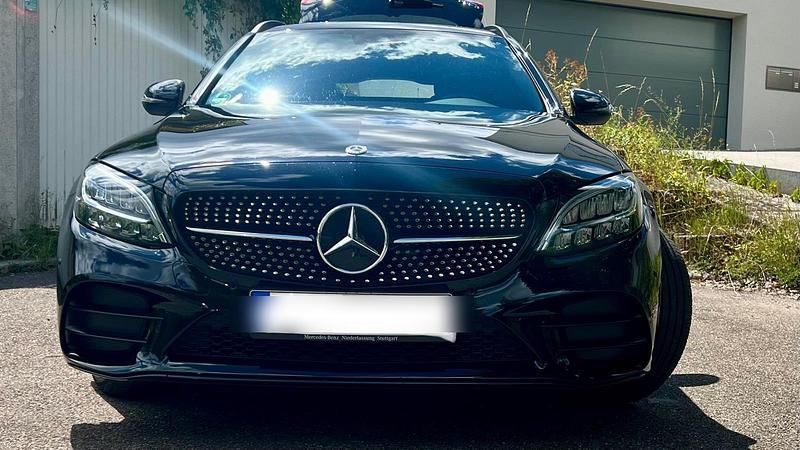 Schwarz Gebraucht 2020 Mercedes C300 Kombi | 26.500 € (Guter Preis) - Bild 1/4