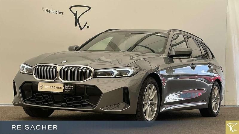 Skyscraper grau metallic Gebraucht 2024 BMW 320 M Sport Kombi | 41.749 € (Fairer Preis) - Bild 1/4