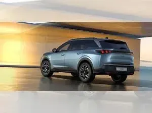 Neu Peugeot 5008 144 PS (105 kW) 2026 Blau (ingaro blau) SUV