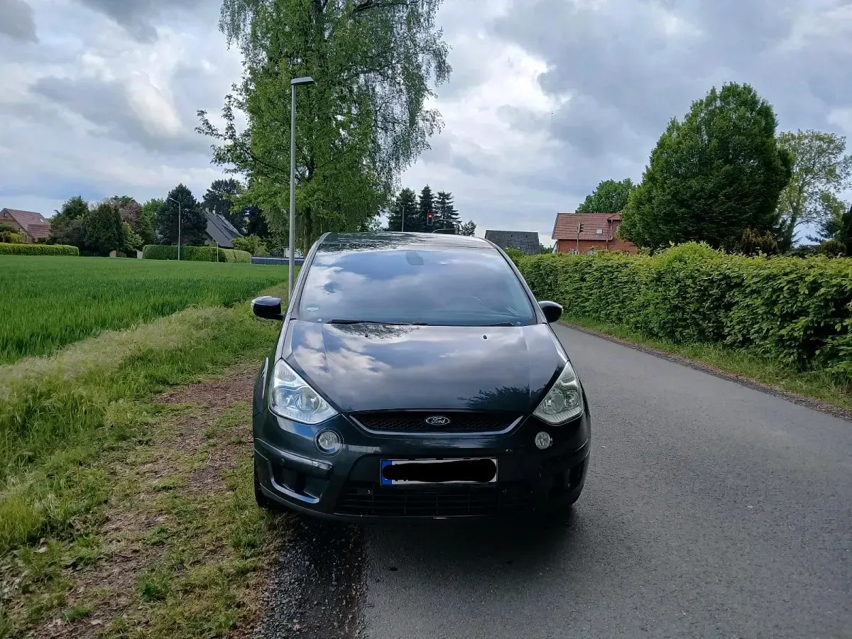 Gebraucht Ford S-MAX Titanium 140 PS (102 kW) 2008 Van / Kleinbus
