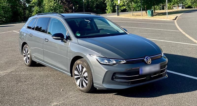 Gebraucht VW Golf VIII Goal 116 PS (85 kW) 2024 Grau Kombi