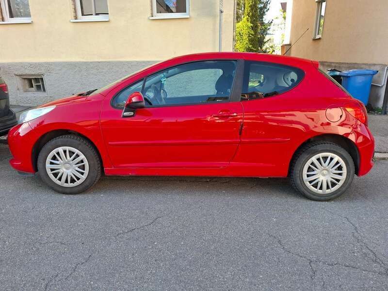 Rot Gebraucht 2009 Peugeot 207 Limousine | 3.999 € (Etwas zu teuer) - Bild 1/4