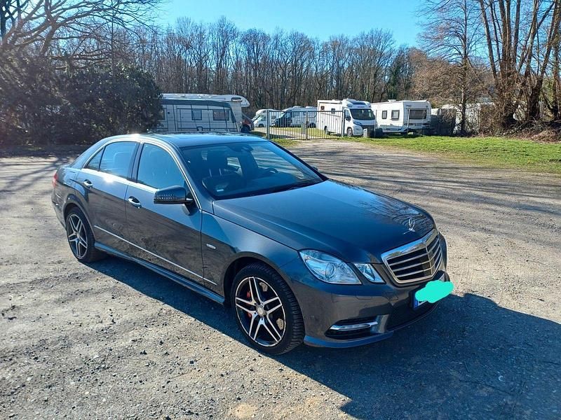 Second-hand Mercedes E500 Elegance 408 CP (300 kW) 2011 Gri Berlinǎ