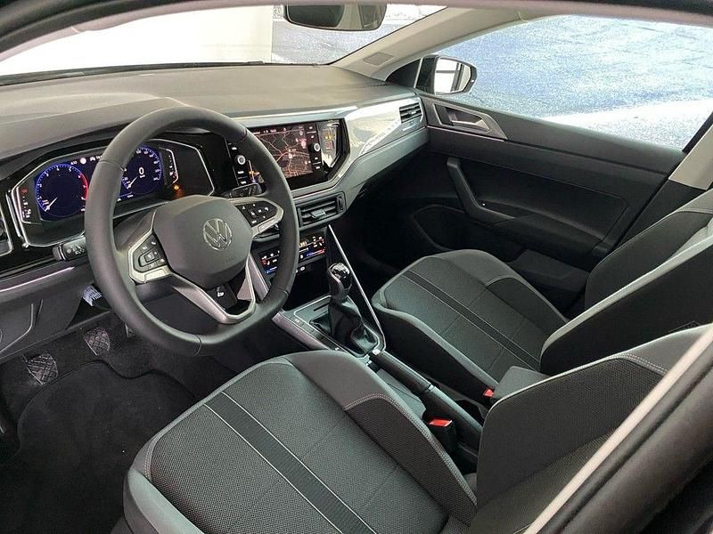 Gebraucht VW Polo Style 95 PS (69 kW) 2025 Deep black perleffekt Kleinwagen