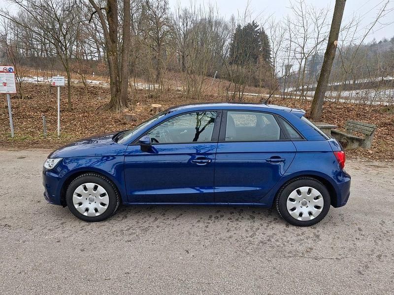 Gebraucht Audi A1 Sportback 90 PS (66 kW) 2017 Blau Kleinwagen