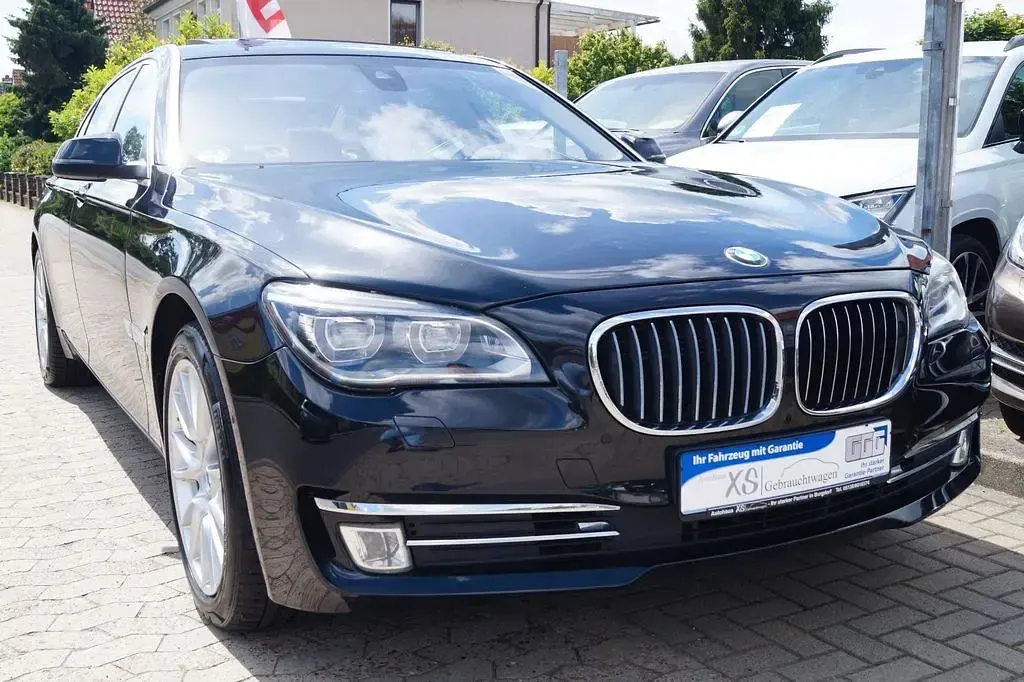 Gebraucht BMW 750L Exclusive 381 PS (280 kW) 2015 Schwarz Limousine