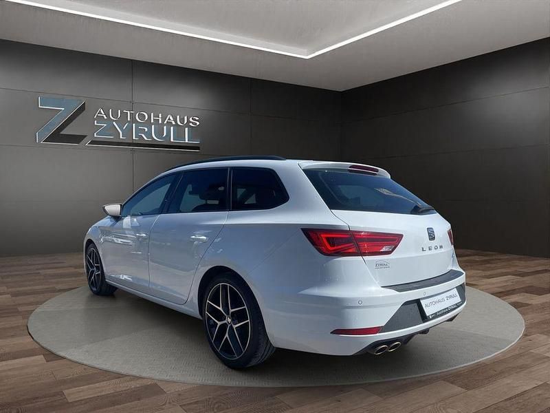 Gebraucht Seat Leon FR 150 PS (110 kW) 2019 Weiß Limousine