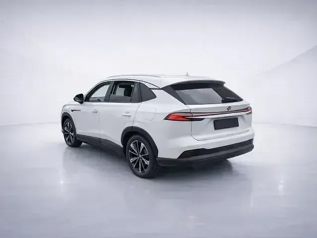 Käytetty MG HS Luxury 272 HP (200 kW) 2025 Valkoinen Katumaasturi