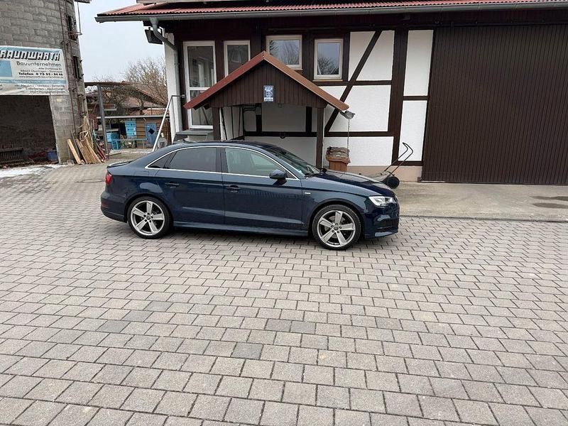 Gebraucht Audi A3 S-Line 150 PS (110 kW) 2019 Blau Limousine