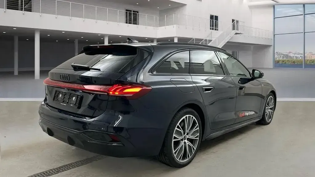 Używany Audi A5 S-line plus 204 KM (150 kW) 2026 Niebieski Kombi