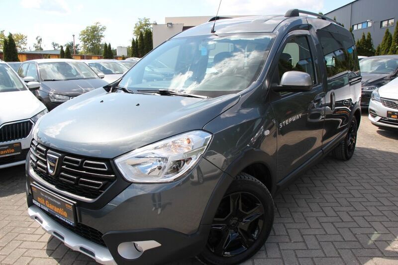 Gebraucht Dacia Dokker Celebration 116 PS (85 kW) 2017 Grau Van / Kleinbus