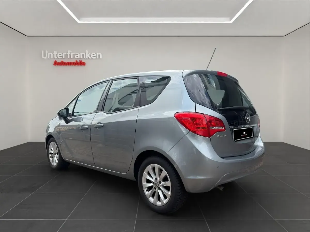 Gebraucht Opel Meriva Active 120 PS (88 kW) 2013 Silber Van / Kleinbus