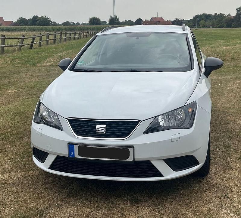 Weiß Gebraucht 2015 Seat Ibiza Limousine | 8.000 € (Etwas zu teuer) - Bild 1/4