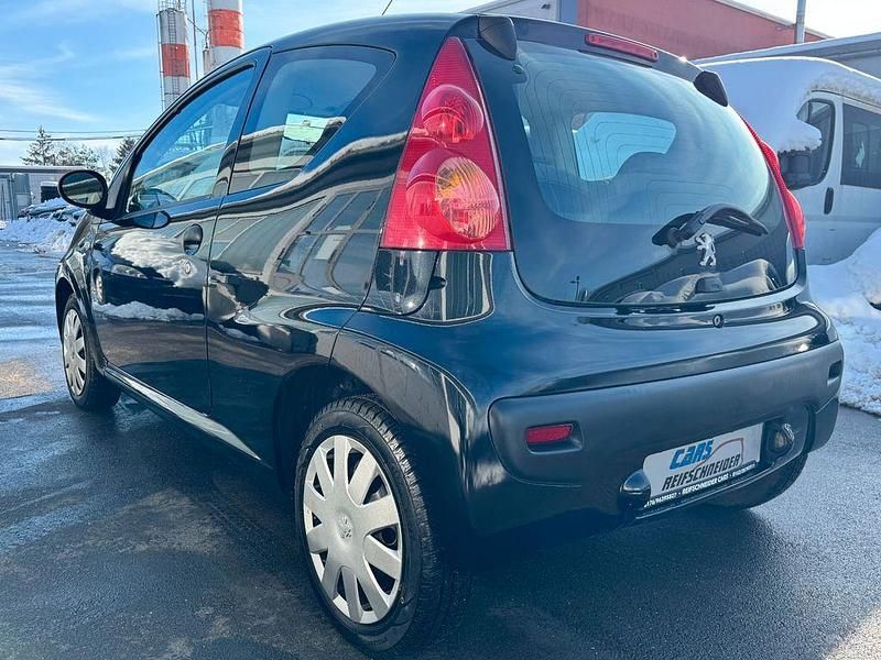 Gebraucht Peugeot 107 Filou 68 PS (50 kW) 2009 Schwarz Kleinwagen