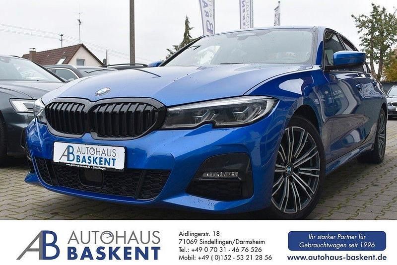 Blau Gebraucht 2021 BMW 320 M Sport Limousine | 26.990 € (Etwas zu teuer) - Bild 1/4