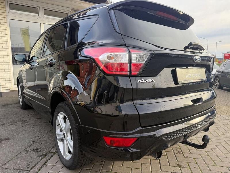 Gebraucht Ford Kuga ST-Line 230 PS (169 kW) 2019 Schwarz SUV