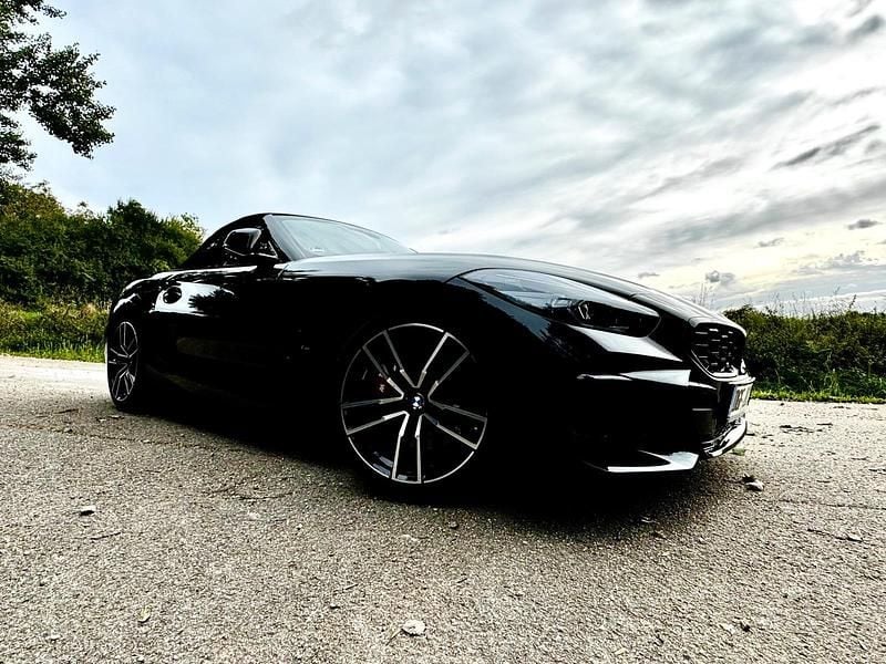 Schwarz Gebraucht 2023 BMW Z4 Shadowline Cabrio | 55.500 € - Bild 1/4