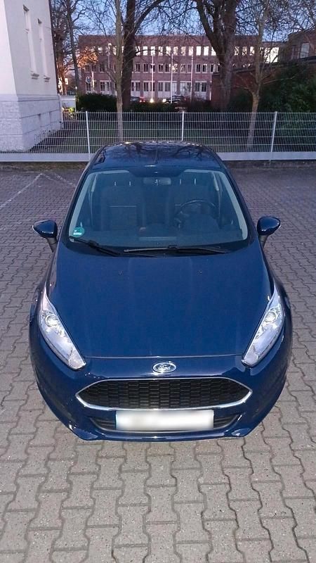 Gebraucht Ford Fiesta 75 PS (55 kW) 2016 Blau Kleinwagen