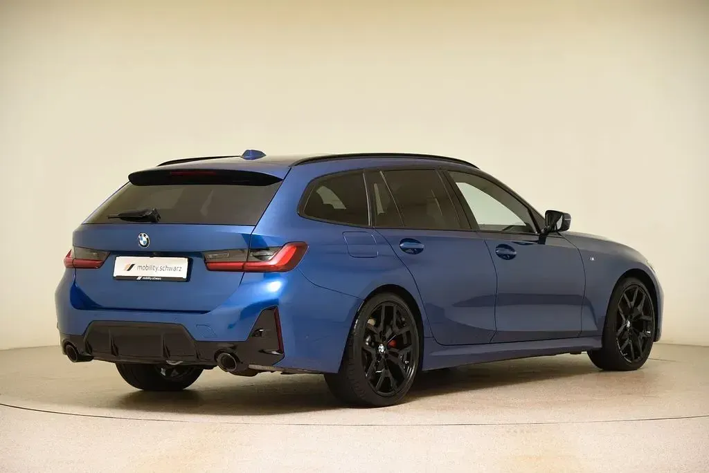 Gebraucht BMW 320 M Sport 190 PS (139 kW) 2025 Blau Kombi