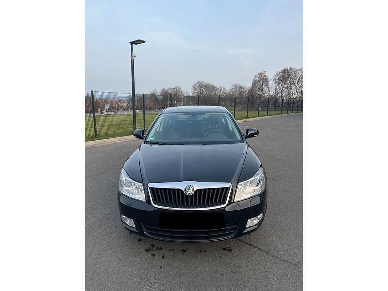 Gebraucht Skoda Octavia 122 PS (89 kW) 2011 Schwarz Limousine