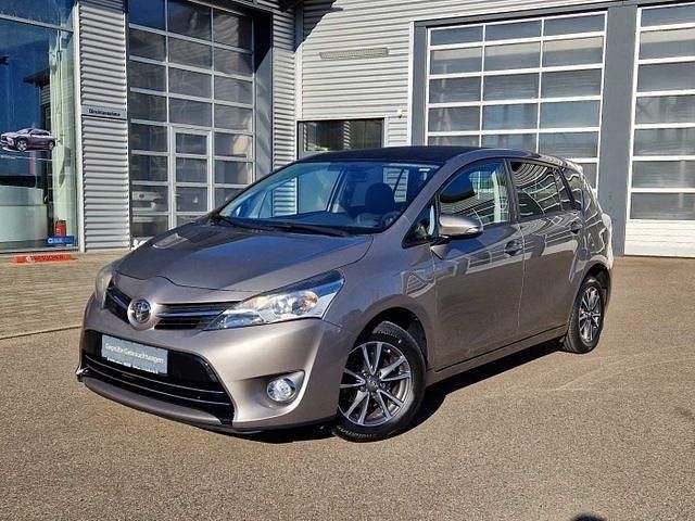 Beige Gebraucht 2015 Toyota Verso Skyview Edition Van / Kleinbus | 12.990 € (Etwas zu teuer) - Bild 1/4