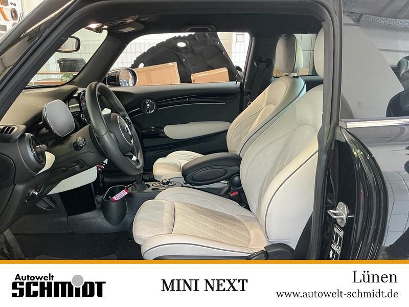 Gebraucht Mini Cooper S Classic 178 PS (130 kW) 2023 (schwarz)  midnight black Kleinwagen