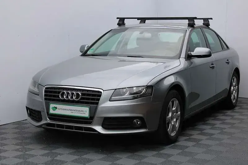 Gebraucht Audi A4 Attraction 143 PS (105 kW) 2011 Grau Limousine