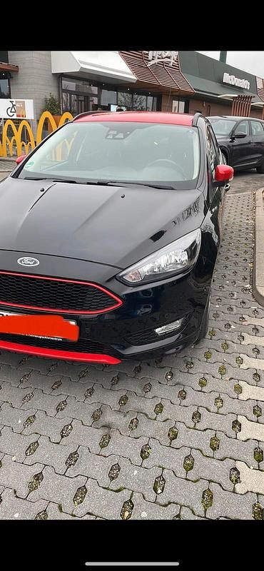 Gebraucht Ford Focus ST-Line 150 PS (110 kW) 2015 Schwarz Kombi