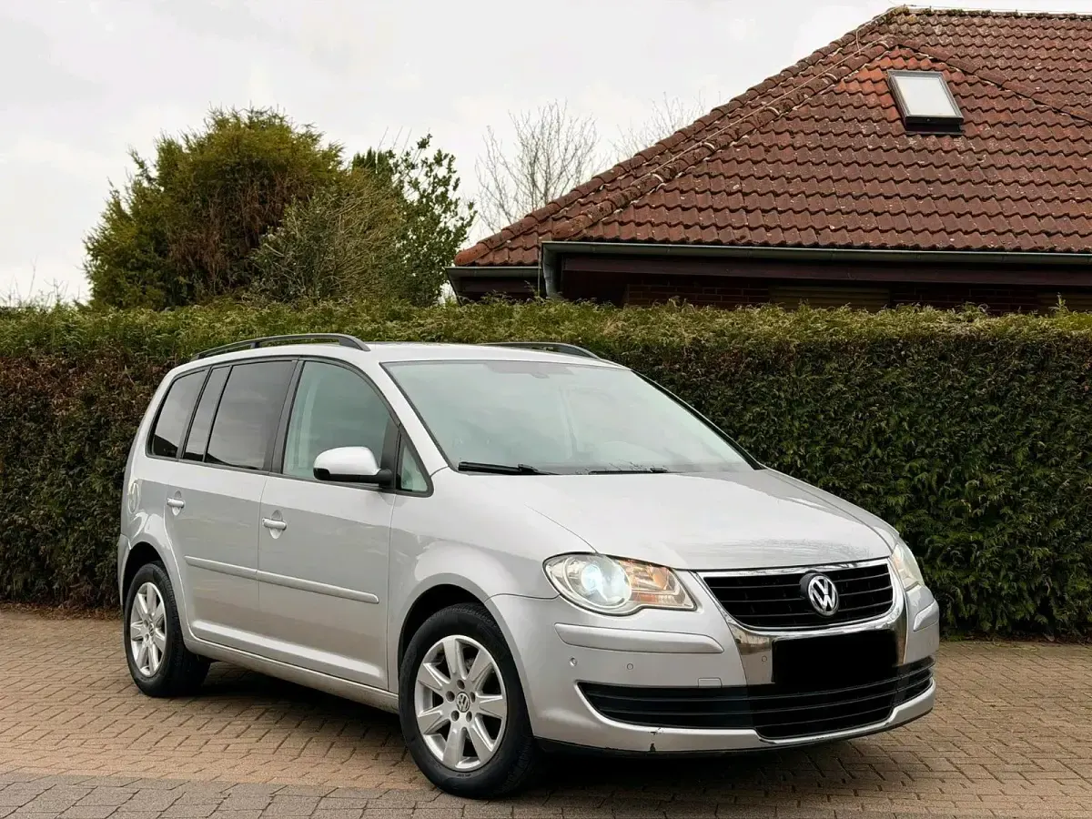 Gebraucht VW Touran 140 PS (102 kW) 2007 Silber Van / Kleinbus