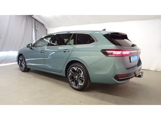 Gebraucht VW Passat Elegance 150 PS (110 kW) 2024 Maripositgrün metallic Kombi