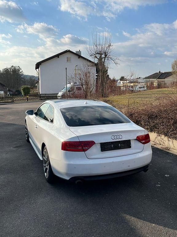 Second-hand Audi A5 Sport 265 CP (194 kW) 2011 Alb Coupe